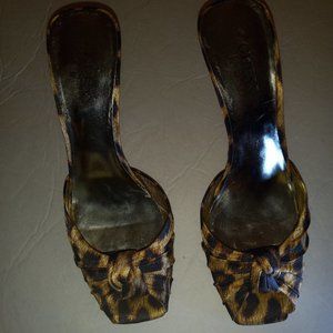 Guess by Marciano Leopard Print open-toed topknot Mules Sz 8.5M